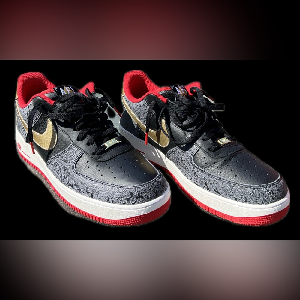 AIR FORCE 1 '07 LX 'SPADES Size 13 with box